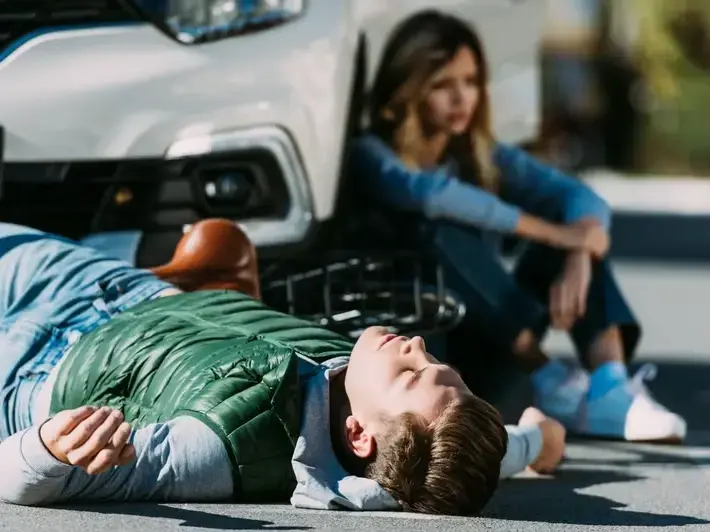 San Tan Valley wrongful death lawyer discussing drunk driver claim with family from Pecan Creek